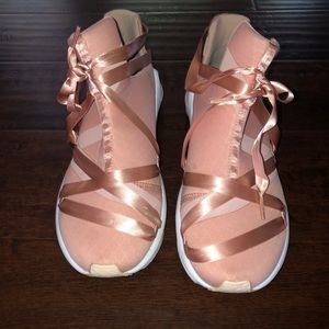 Ballet slipper pumas